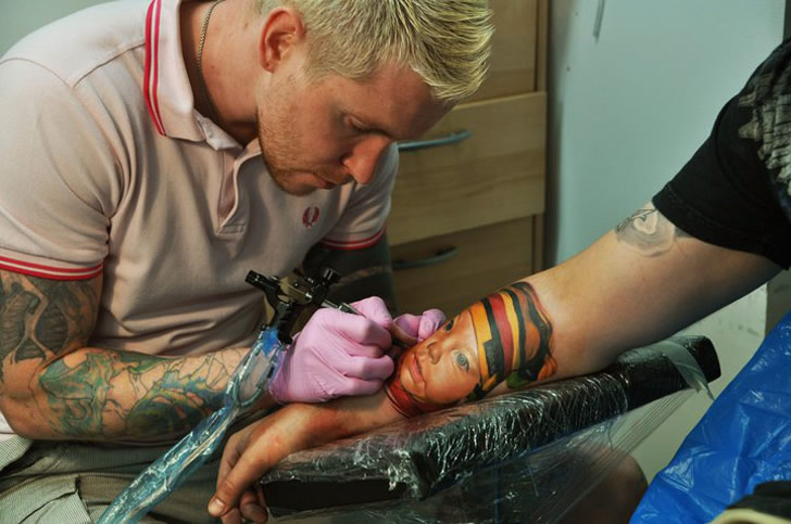 Cuando el tatuaje se convierte en arte...(Grandes tatuadores) - Página 5 Den-yakovlev-tattoo-artwork-71